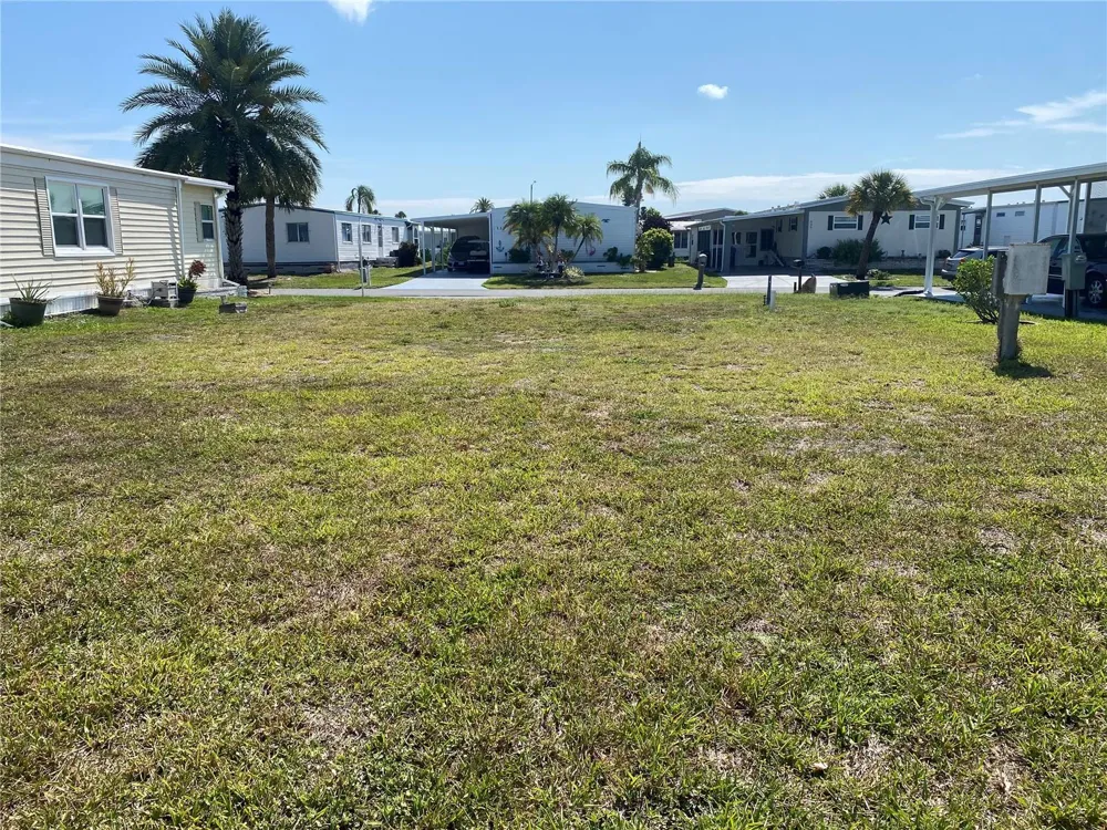 530 PARKWOOD AVENUE North Port, FL 34287