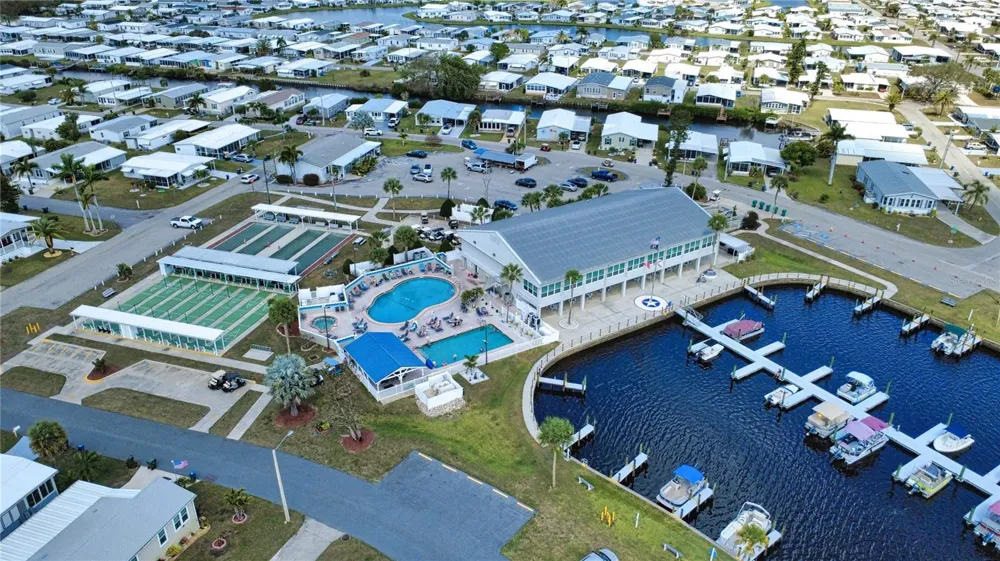530 PARKWOOD AVENUE North Port, FL 34287