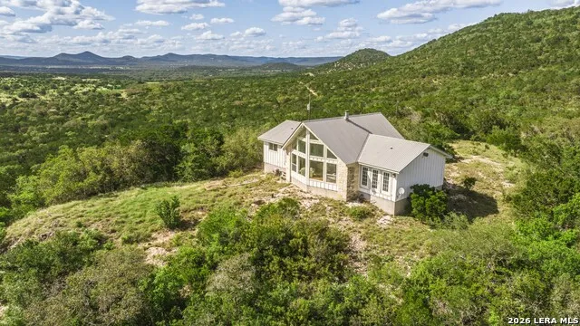 992 Bunk Road Utopia, TX 78884