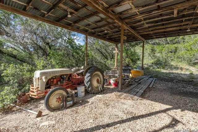 992 Bunk Road Utopia, TX 78884