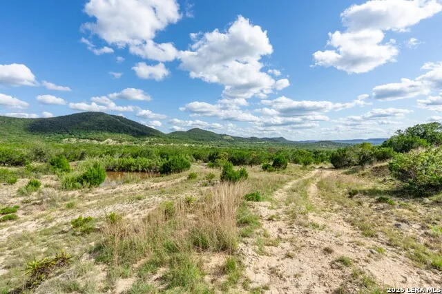 992 Bunk Road Utopia, TX 78884
