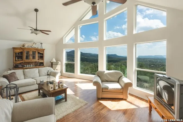 992 Bunk Road Utopia, TX 78884