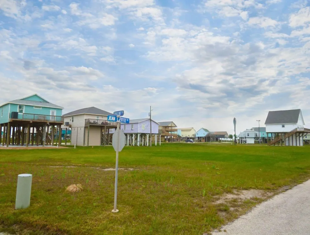 12922 Jean Lafitte Drive Freeport, TX 77541