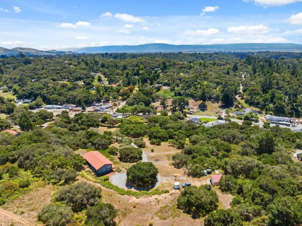 19269 Mallory Canyon Road #D Salinas, CA 93907
