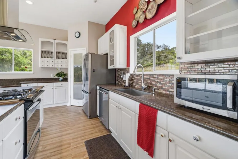19269 Mallory Canyon Road #D Salinas, CA 93907
