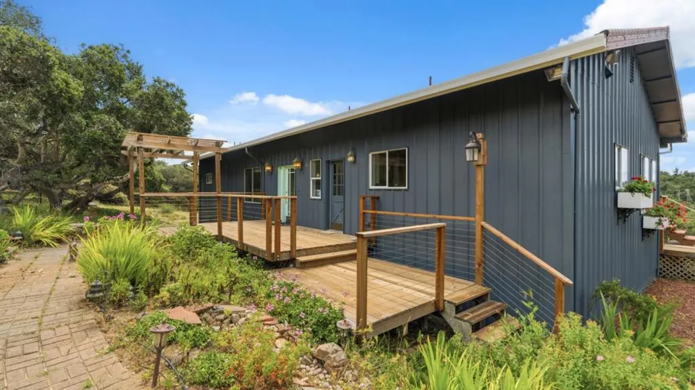 19269 Mallory Canyon Road #D Salinas, CA 93907
