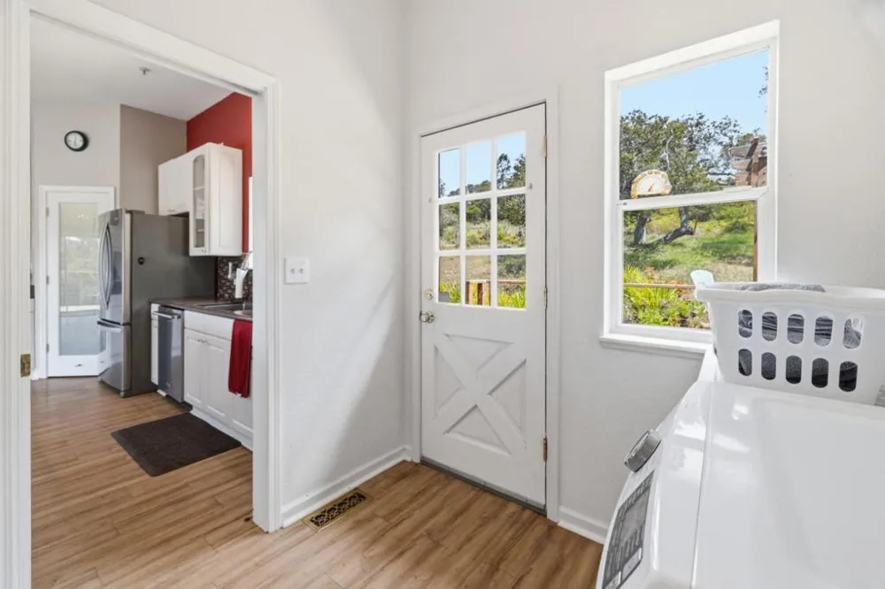 19269 Mallory Canyon Road #D Salinas, CA 93907
