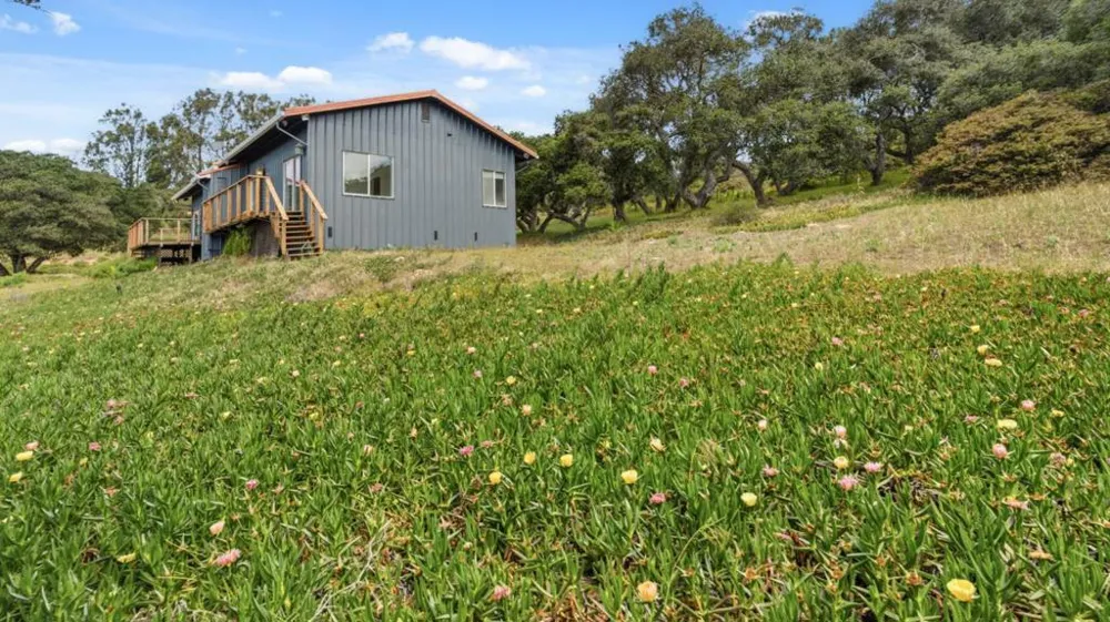 19269 Mallory Canyon Road #D Salinas, CA 93907