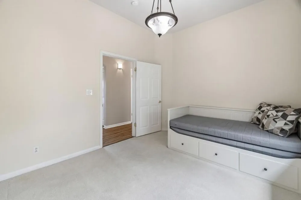 19269 Mallory Canyon Road #D Salinas, CA 93907