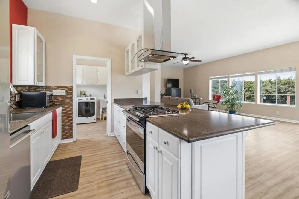 19269 Mallory Canyon Road #D Salinas, CA 93907