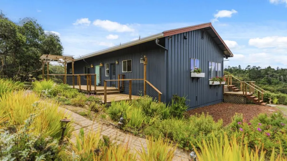 19269 Mallory Canyon Road #D Salinas, CA 93907