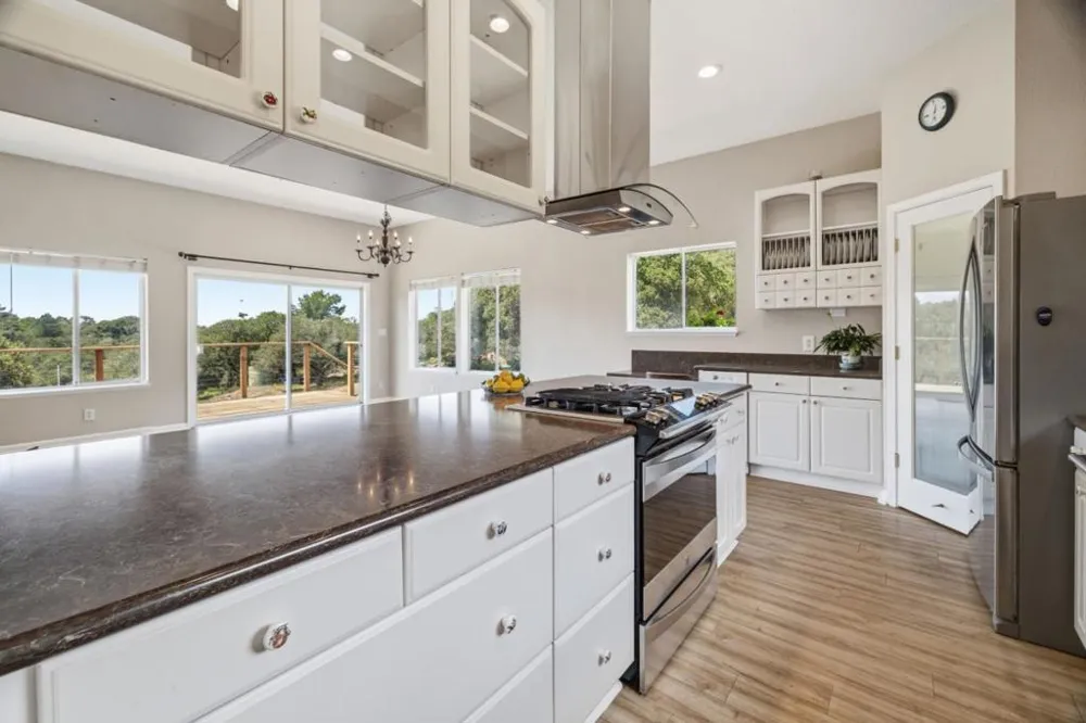 19269 Mallory Canyon Road #D Salinas, CA 93907