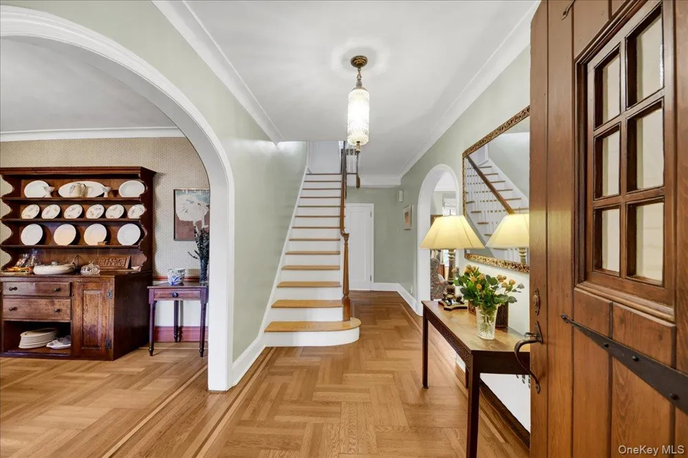 184 Commonwealth Avenue Mount Vernon, NY 10552