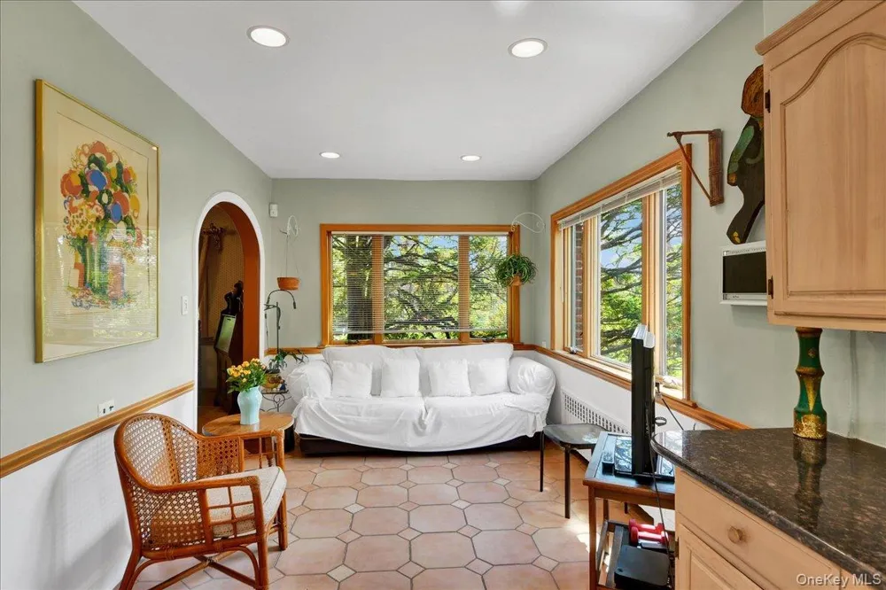 184 Commonwealth Avenue Mount Vernon, NY 10552