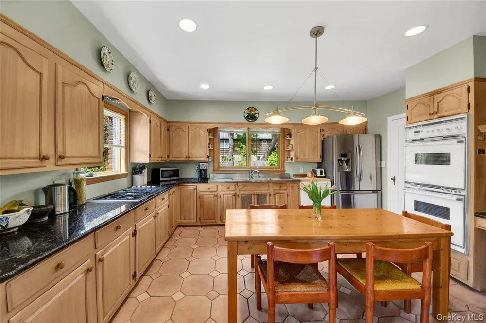184 Commonwealth Avenue Mount Vernon, NY 10552