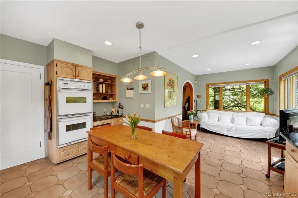 184 Commonwealth Avenue Mount Vernon, NY 10552