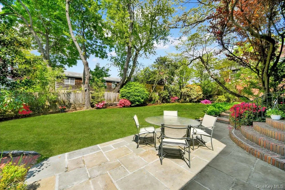 184 Commonwealth Avenue Mount Vernon, NY 10552