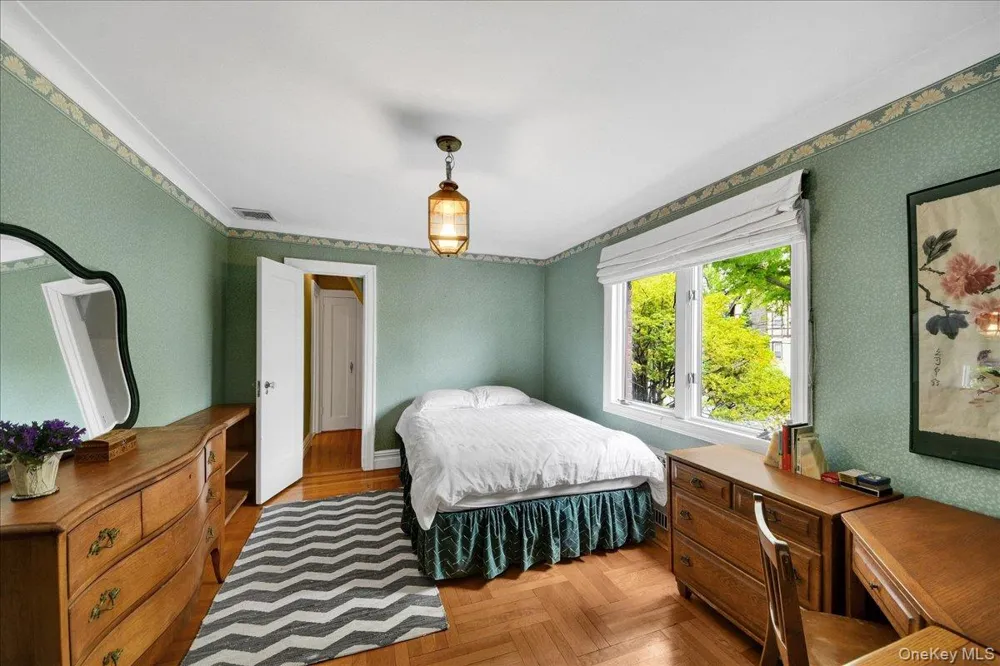 184 Commonwealth Avenue Mount Vernon, NY 10552