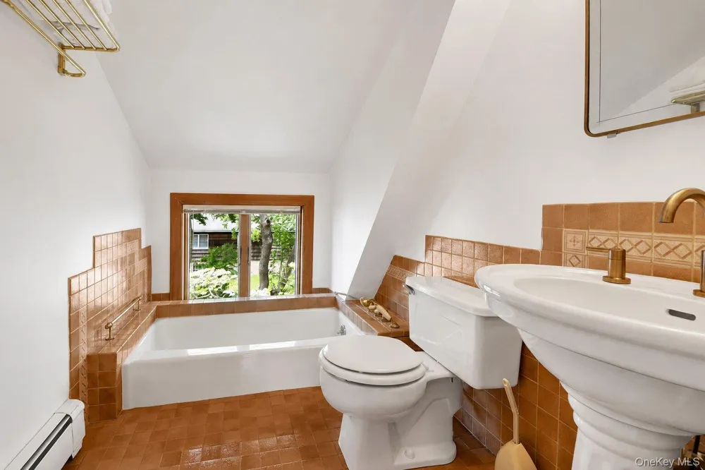 184 Commonwealth Avenue Mount Vernon, NY 10552