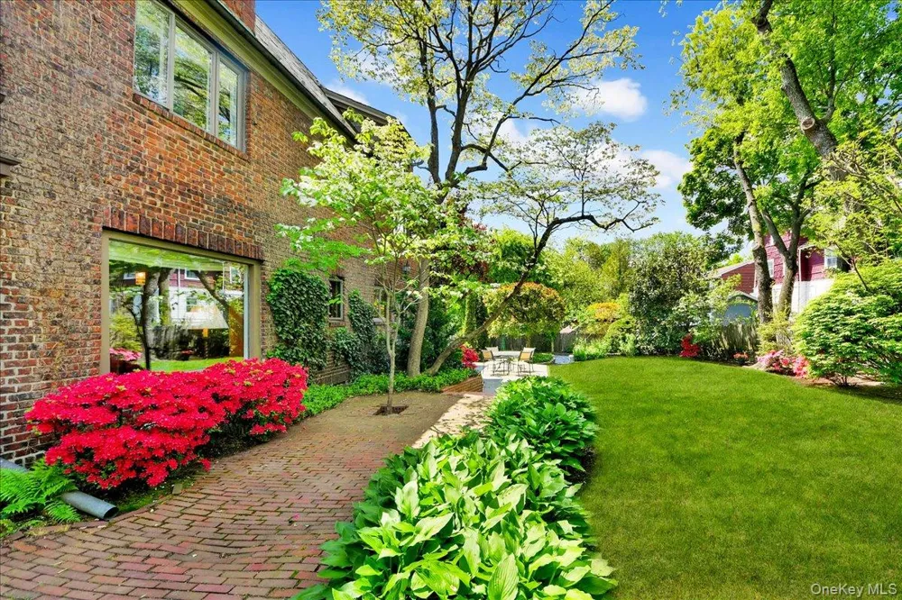184 Commonwealth Avenue Mount Vernon, NY 10552