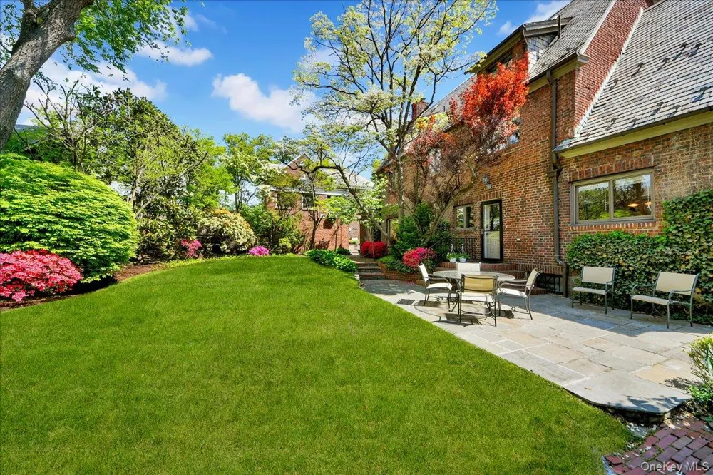 184 Commonwealth Avenue Mount Vernon, NY 10552