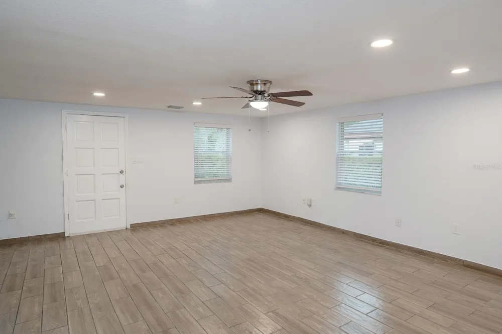 503 MOORE AVENUE Seffner, FL 33584