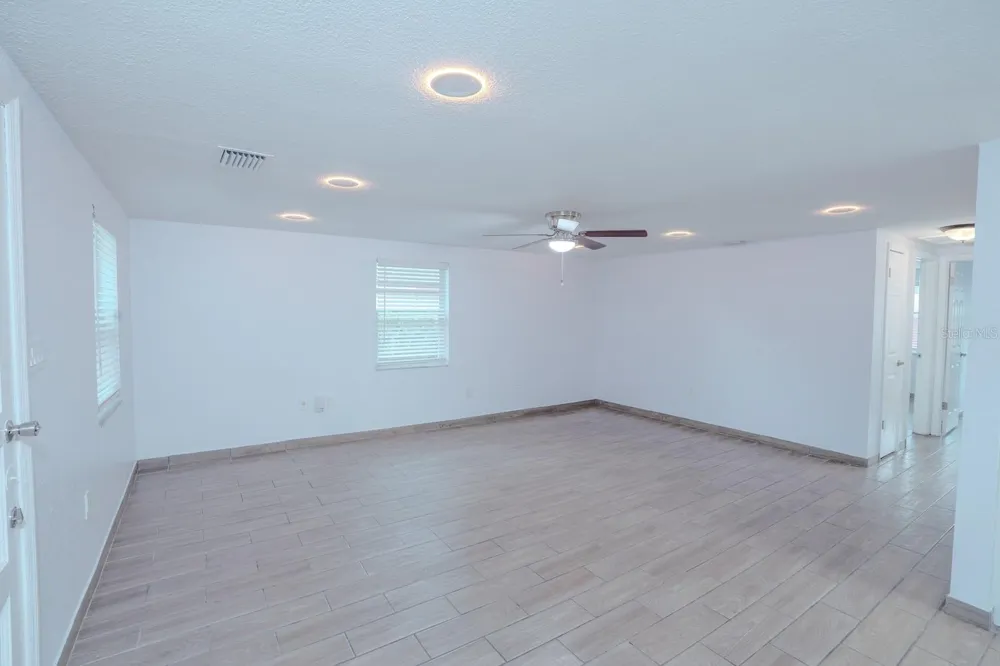503 MOORE AVENUE Seffner, FL 33584