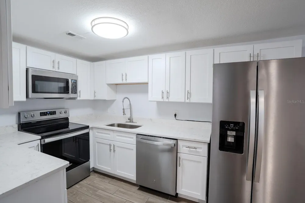 503 MOORE AVENUE Seffner, FL 33584