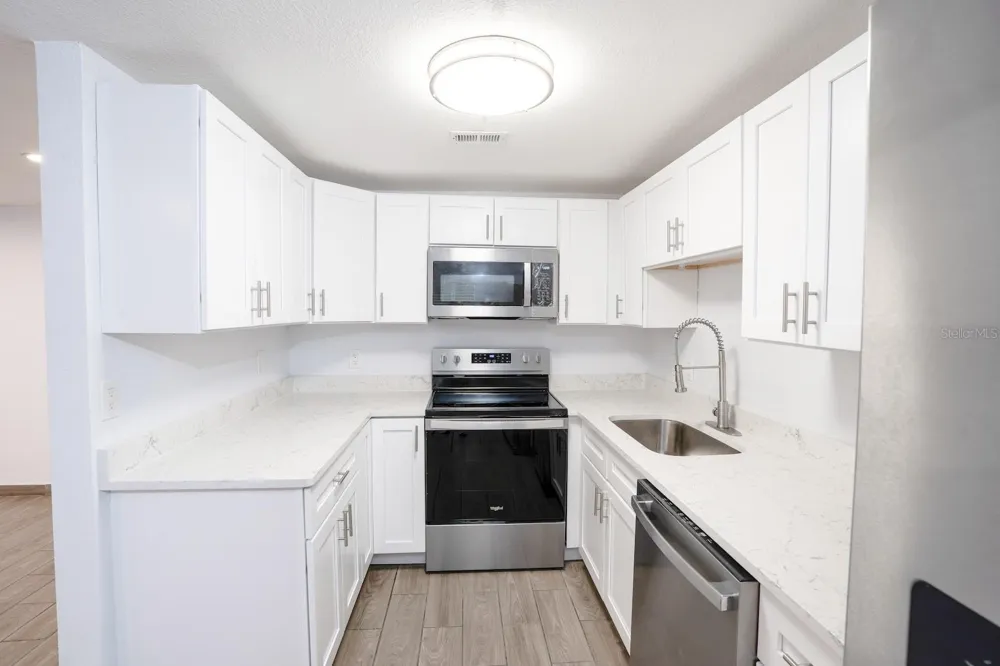 503 MOORE AVENUE Seffner, FL 33584