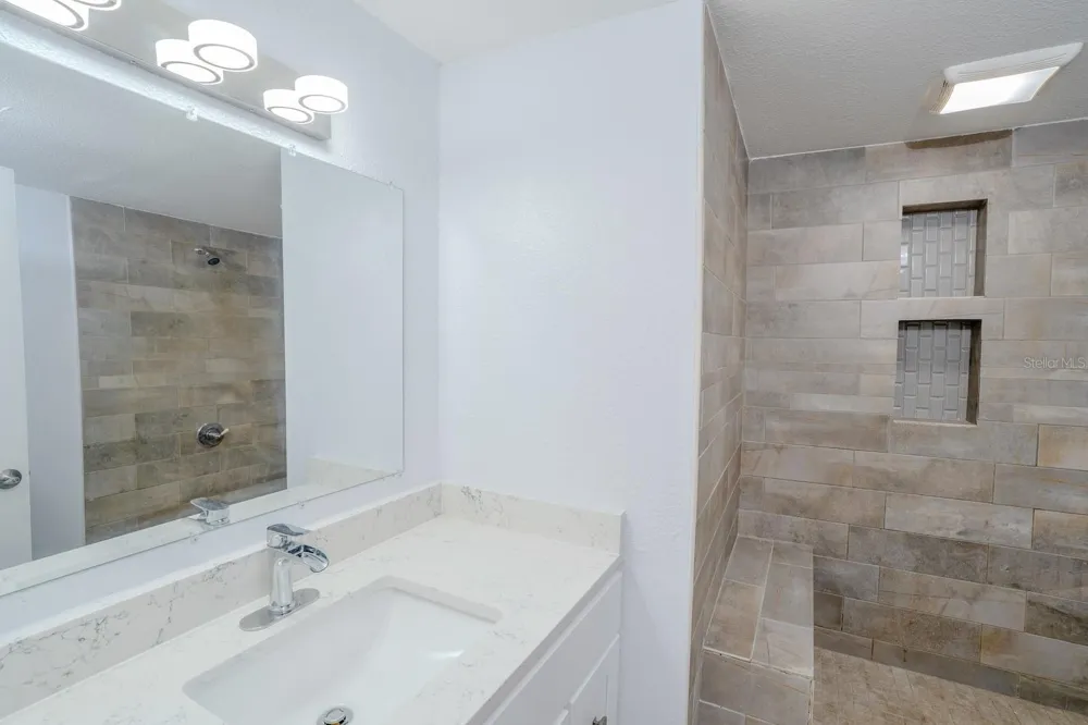 503 MOORE AVENUE Seffner, FL 33584