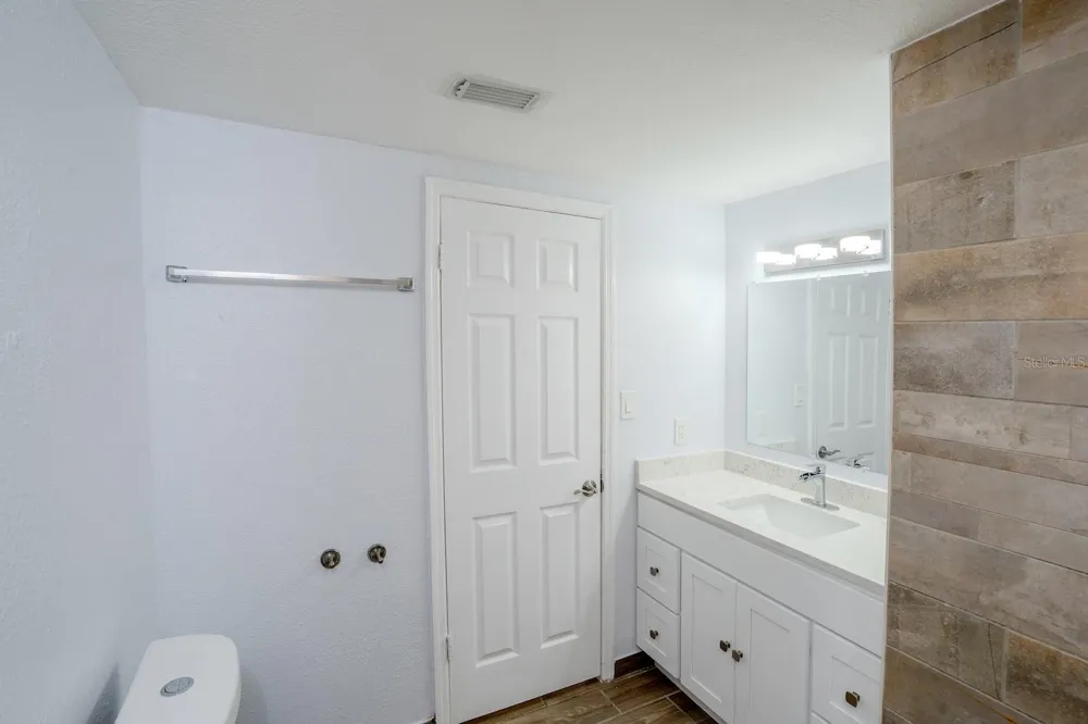 503 MOORE AVENUE Seffner, FL 33584