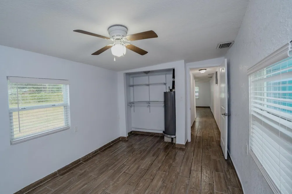 503 MOORE AVENUE Seffner, FL 33584