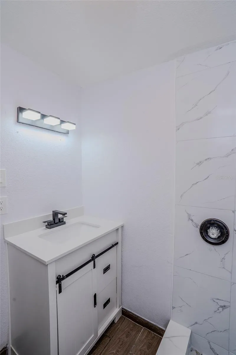 503 MOORE AVENUE Seffner, FL 33584