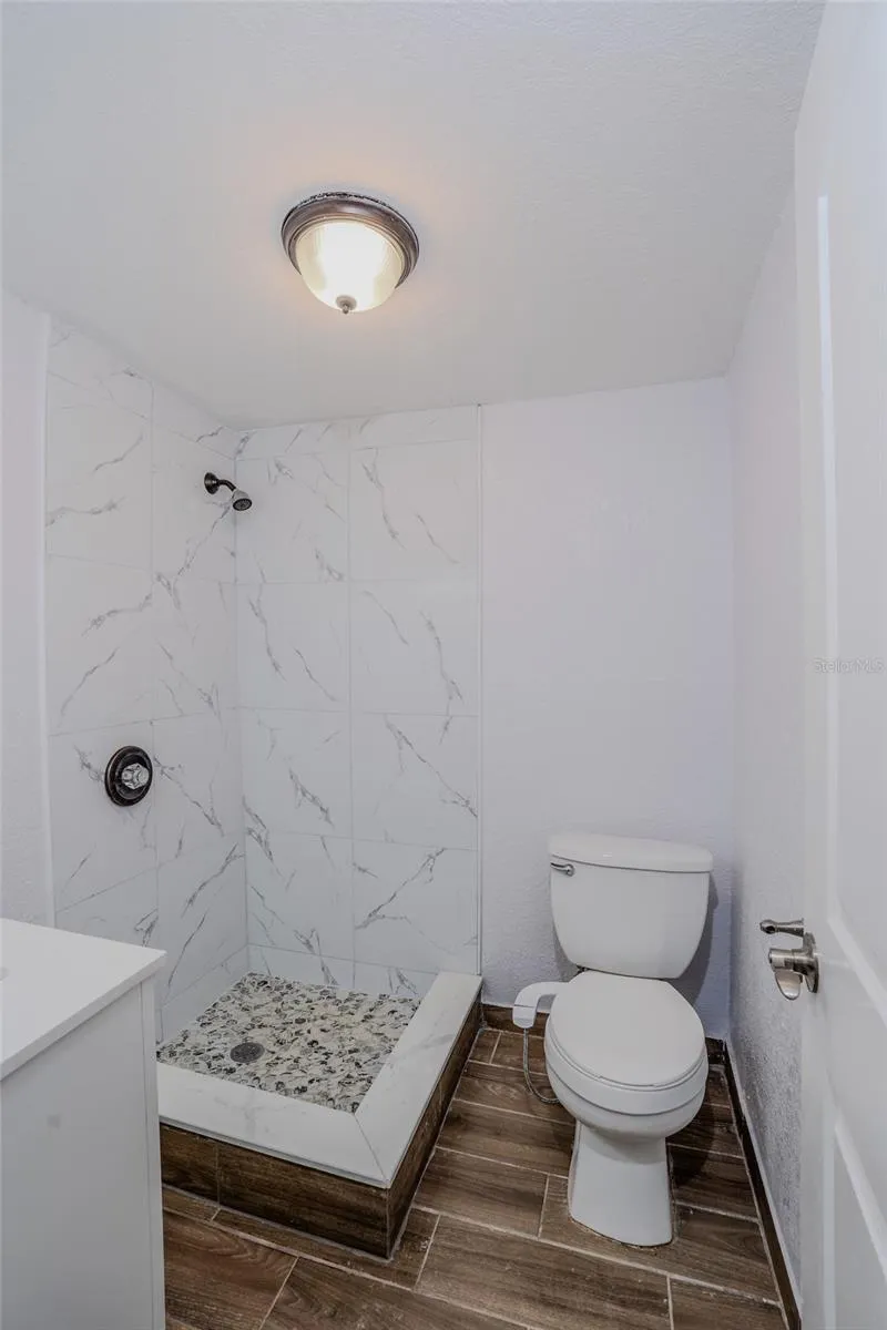 503 MOORE AVENUE Seffner, FL 33584