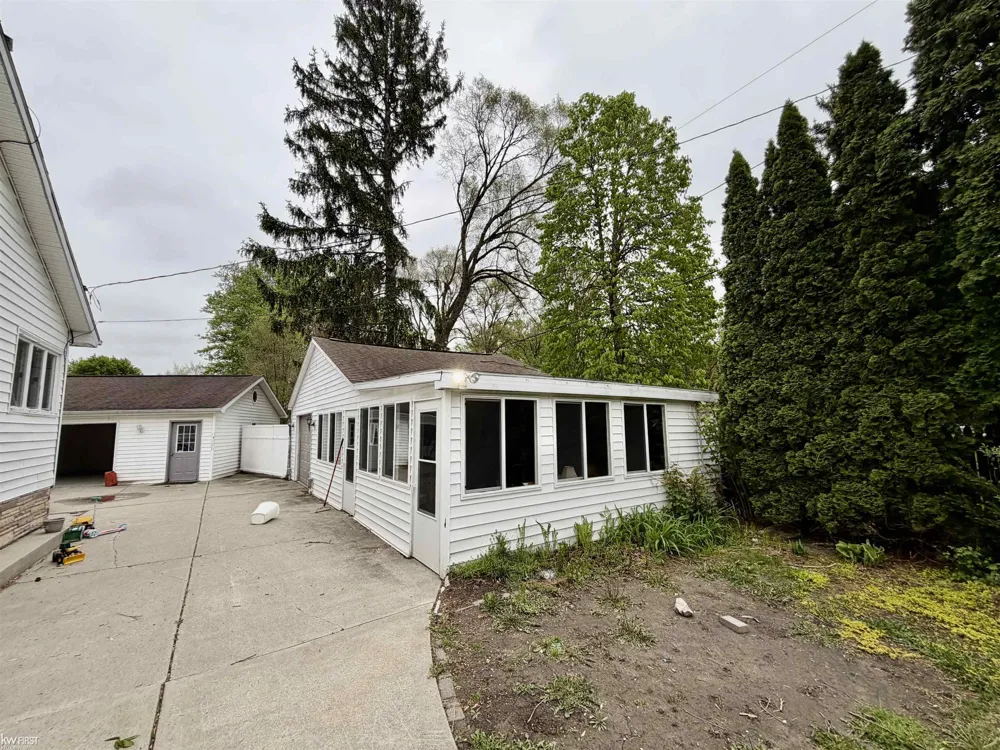 518 Oak Street Mt Morris City, MI 48458