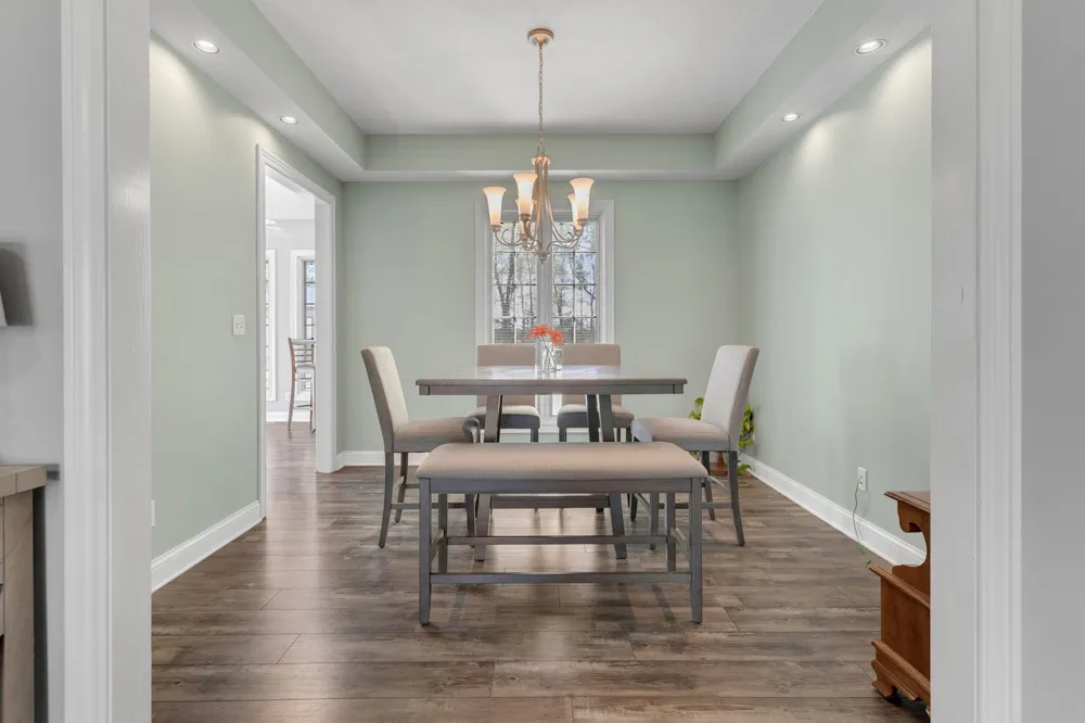 23099 S Shore Drive Edwardsburg, MI 49112