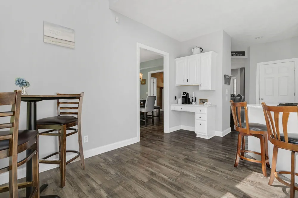 23099 S Shore Drive Edwardsburg, MI 49112
