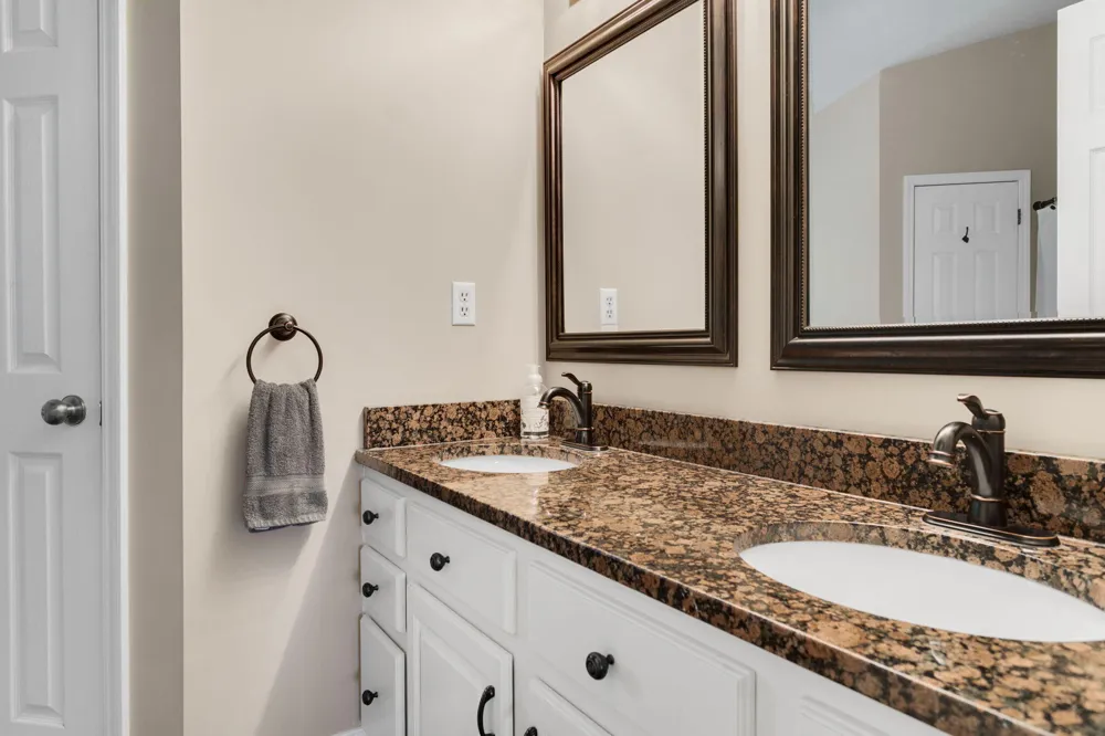 23099 S Shore Drive Edwardsburg, MI 49112