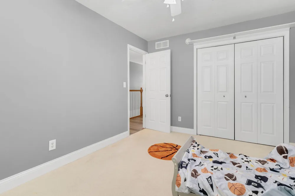 23099 S Shore Drive Edwardsburg, MI 49112