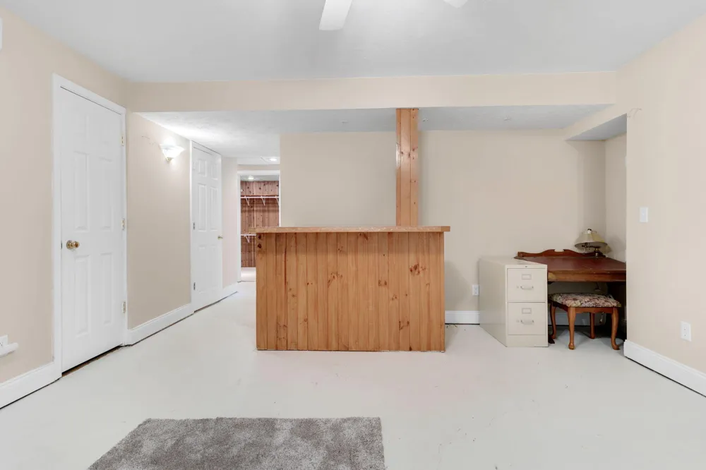 23099 S Shore Drive Edwardsburg, MI 49112