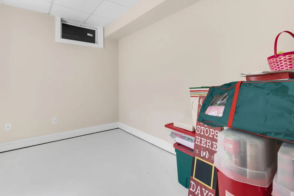 23099 S Shore Drive Edwardsburg, MI 49112