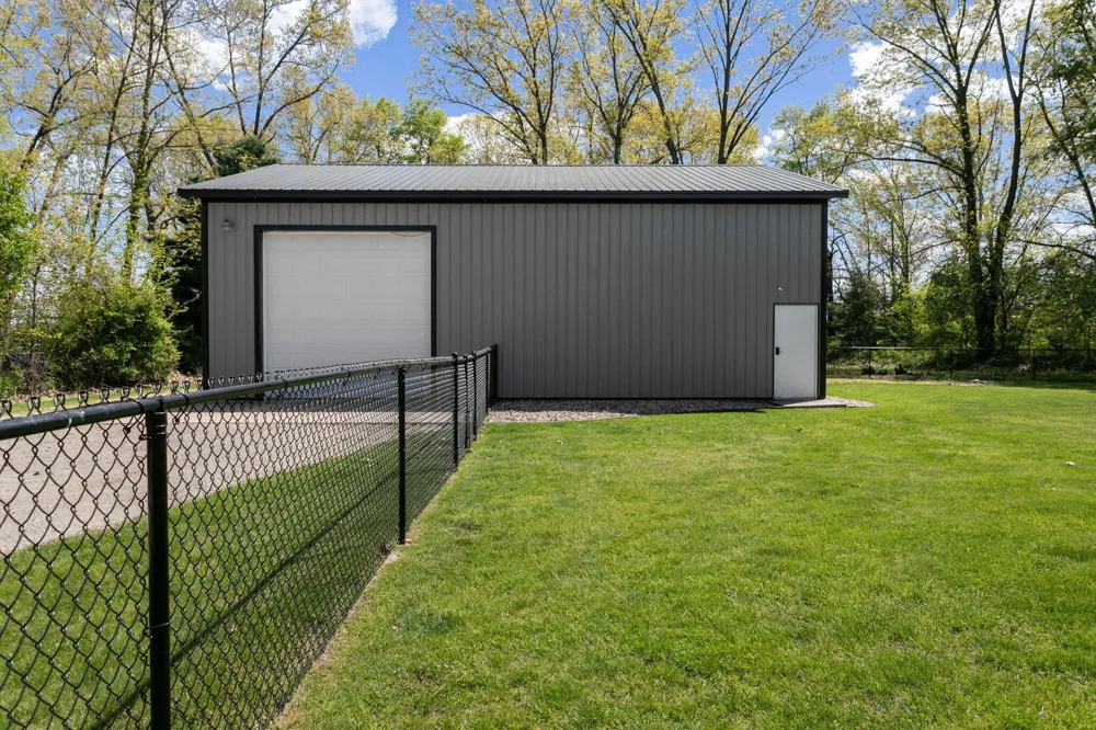 23099 S Shore Drive Edwardsburg, MI 49112