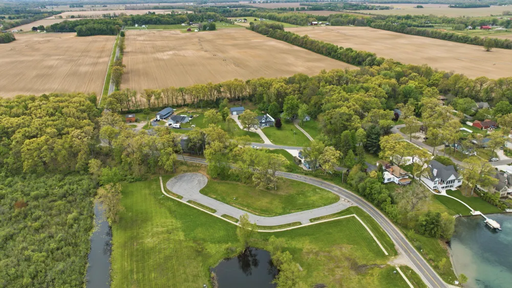23099 S Shore Drive Edwardsburg, MI 49112