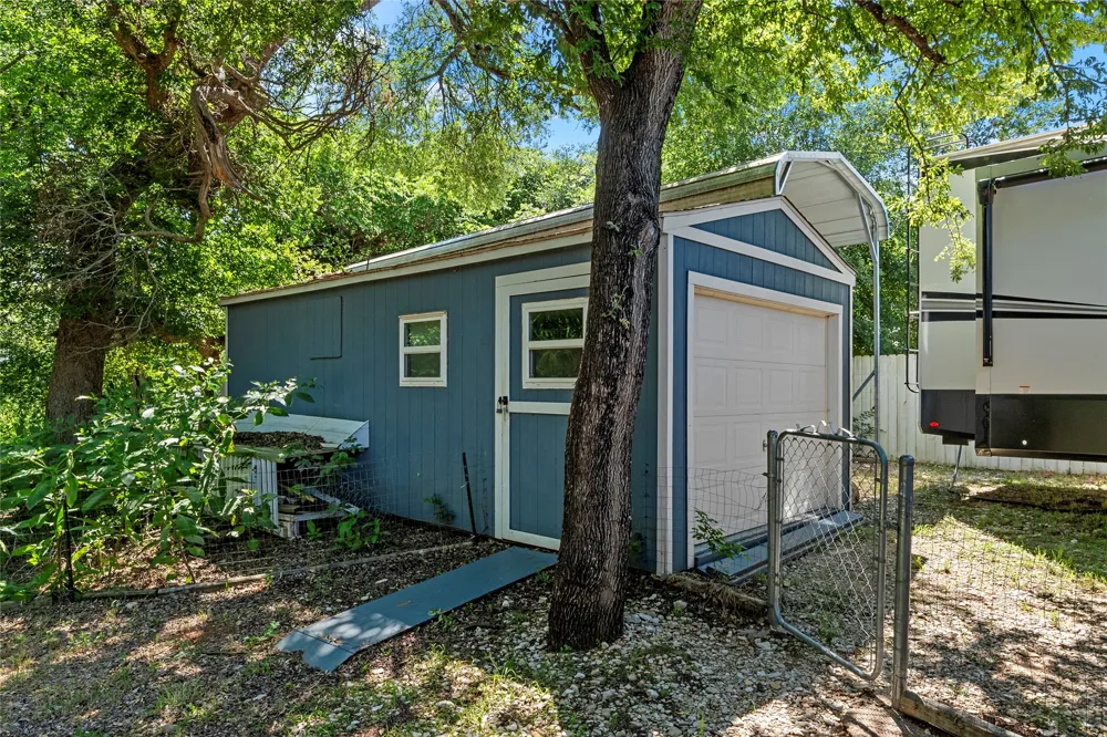 163 Bettinger Way Gholson, TX 76705