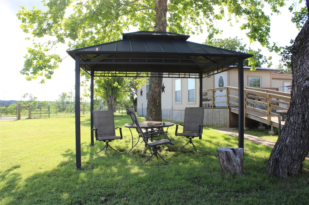 1521 FM 590 Comanche, TX 76442