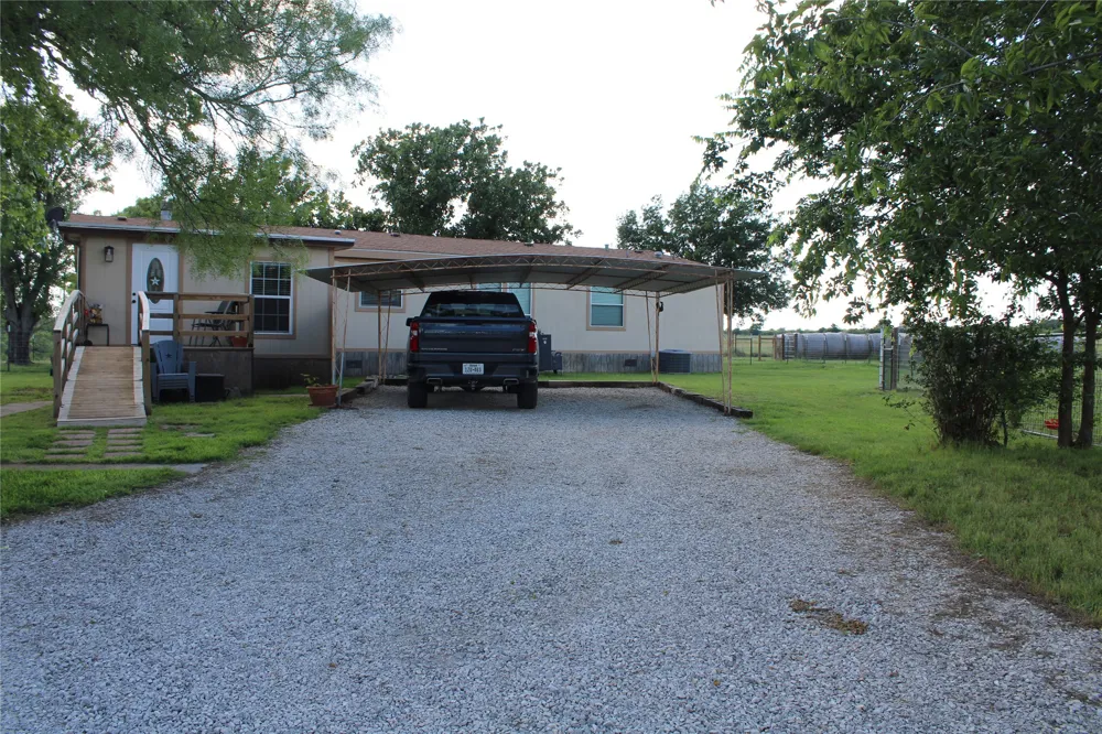 1521 FM 590 Comanche, TX 76442