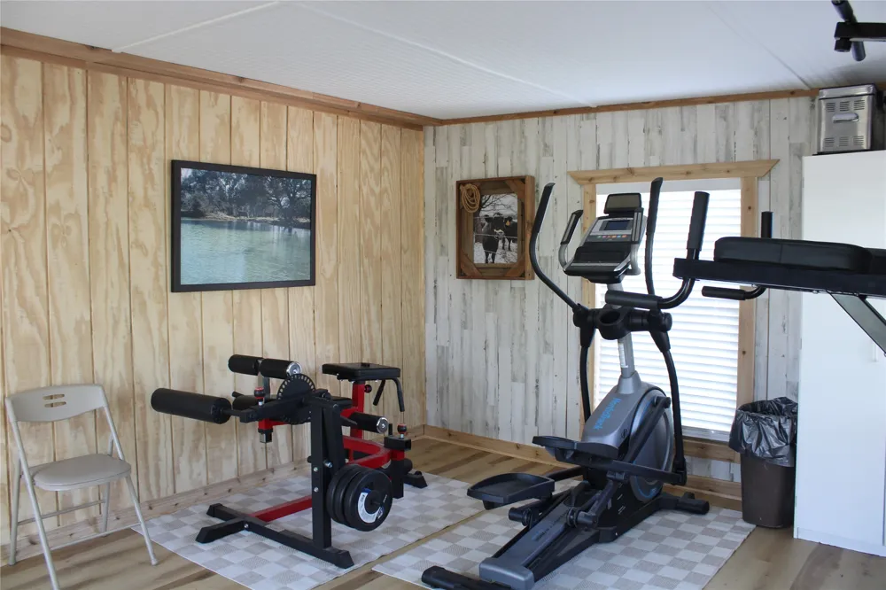 1521 FM 590 Comanche, TX 76442