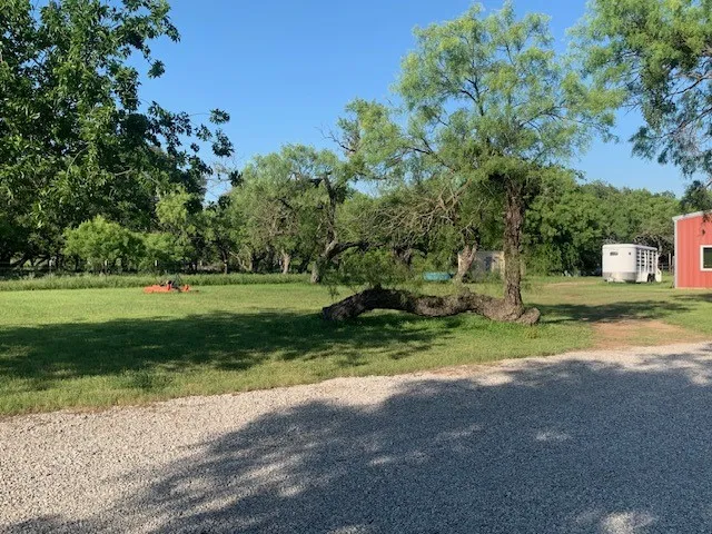 1521 FM 590 Comanche, TX 76442