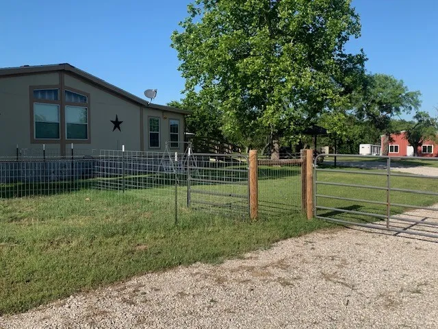 1521 FM 590 Comanche, TX 76442