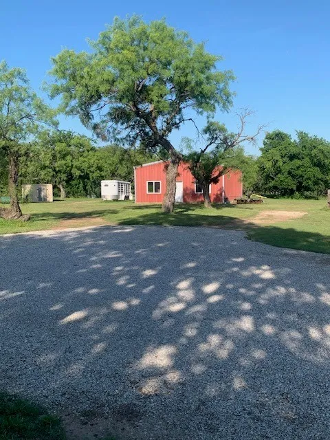 1521 FM 590 Comanche, TX 76442